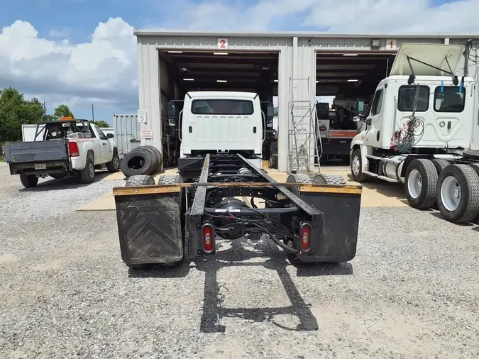 2018 FREIGHTLINER M2 106
