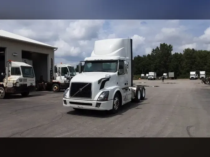 2017 Volvo VNL300