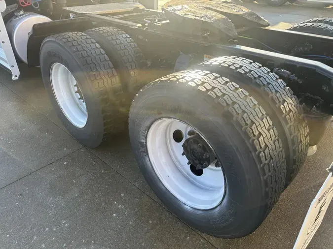 2019 Freightliner New Cascadia 126