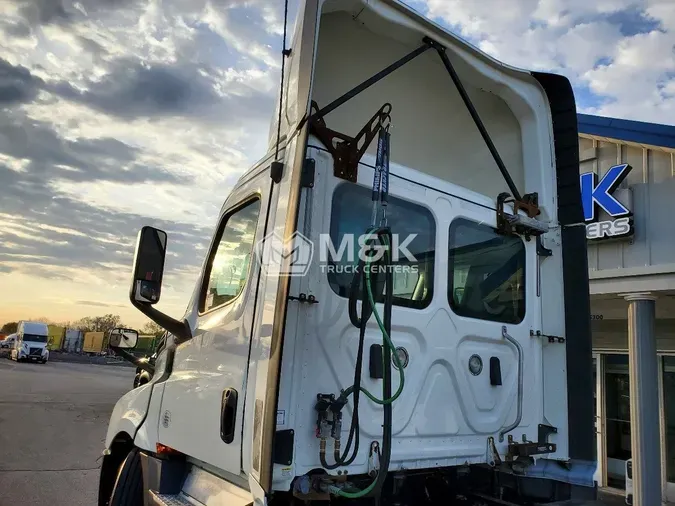 2019 FREIGHTLINER CASCADIA CA126