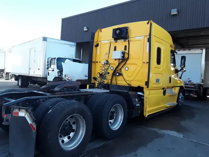2020 FREIGHTLINER/MERCEDES CASCADIA 125
