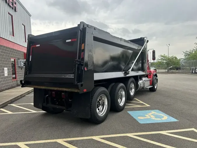 2019 Freightliner 122SD