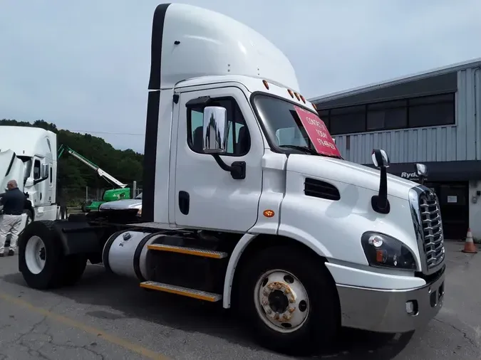 2018 FREIGHTLINER CASCADIA 113