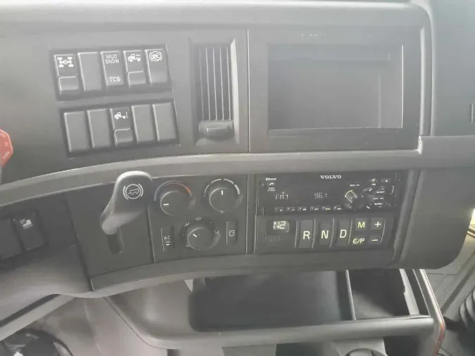 2020 VOLVO VNL64T760