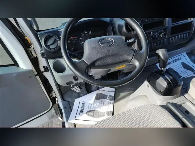 2019 HINO 195