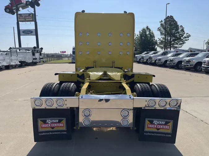 2023 Peterbilt 389
