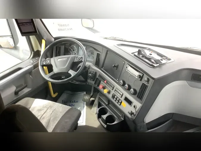 2022 Freightliner Cascadia 126