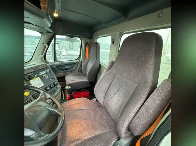 2018 FREIGHTLINER/MERCEDES CASCADIA 113