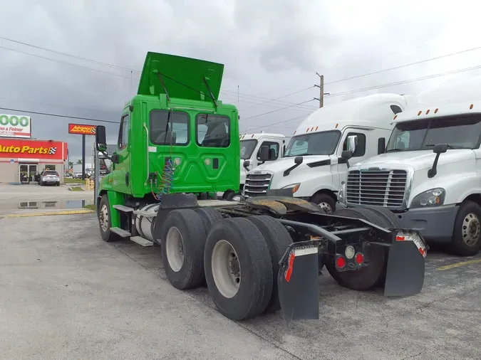 2016 FREIGHTLINER/MERCEDES CASCADIA 125