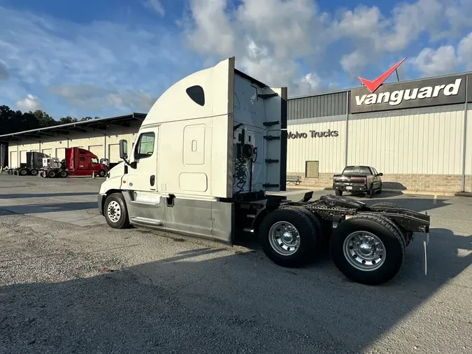 2019 Freightliner CASCADIA 125