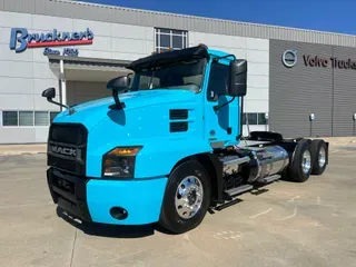 2020 MACK AN64T