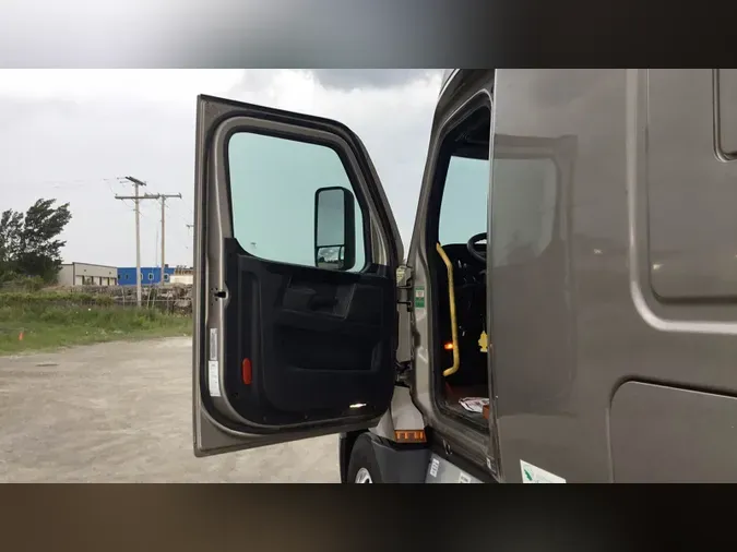 2024 Freightliner Cascadia 126