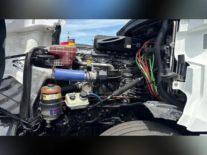2019 FREIGHTLINER CA126