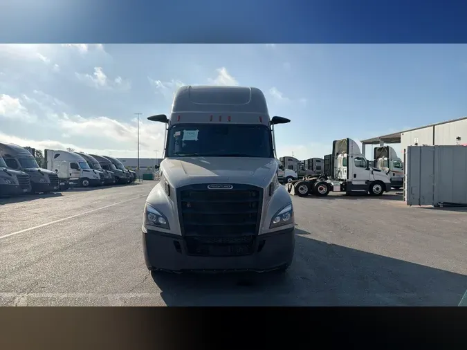2023 Freightliner Cascadia 126