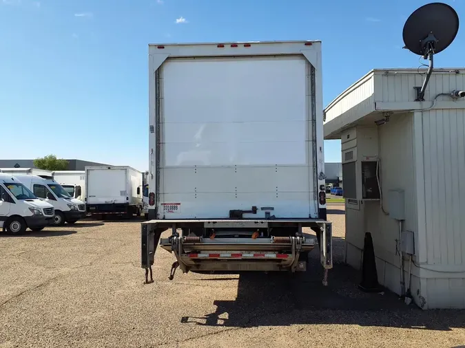 2018 FREIGHTLINER M2 106