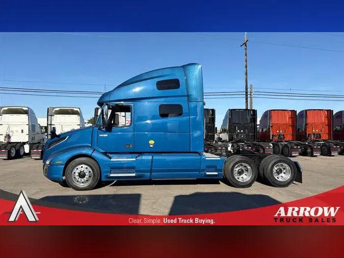 2023 VOLVO VNL760