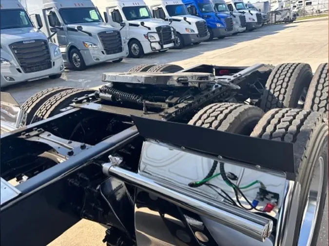 2023 Freightliner Cascadia 126