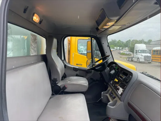 2018 Freightliner Business Class M2 106
