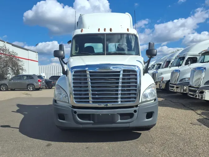 2015 FREIGHTLINER/MERCEDES CASCADIA 125