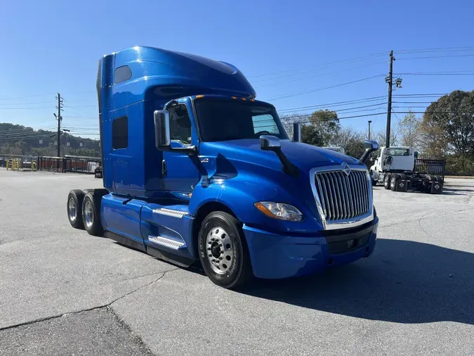 2022 International LT625