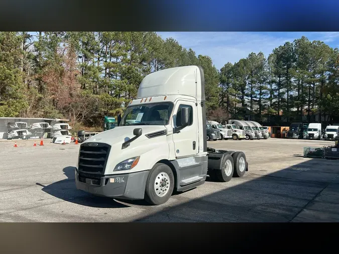 2019 Freightliner Cascadia 126