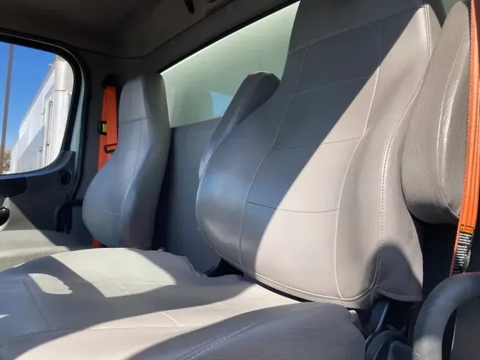 2020 FREIGHTLINER/MERCEDES M2 106