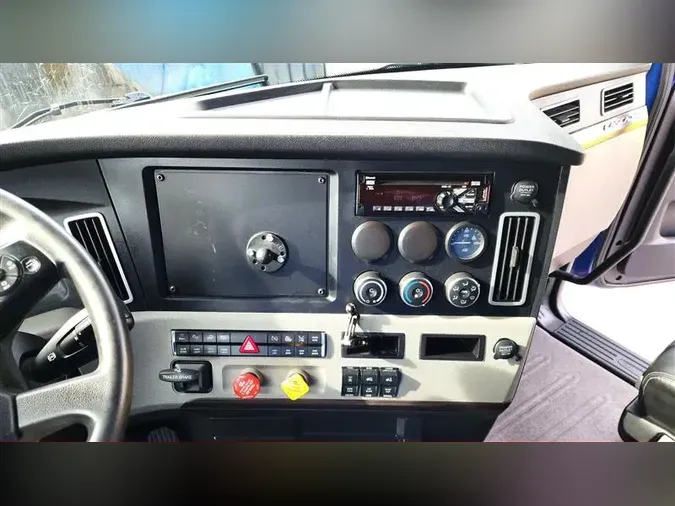 2020 FREIGHTLINER CA126