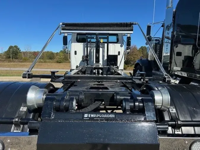 2018 Freightliner M2 106