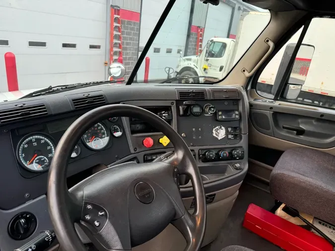 2019 FREIGHTLINER/MERCEDES CASCADIA 125