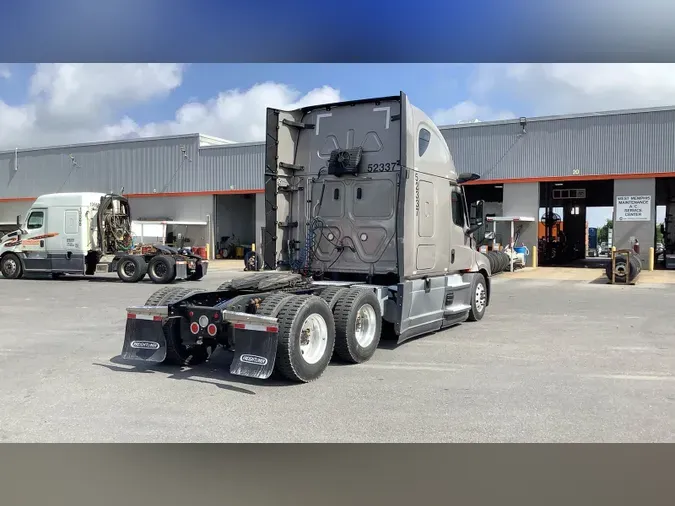 2022 Freightliner Cascadia 126