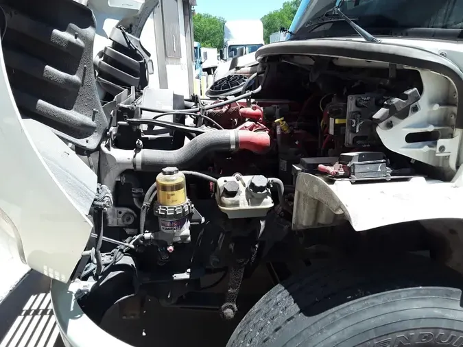 2015 FREIGHTLINER M2 106