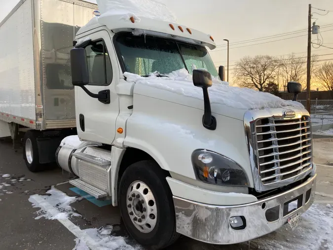 2015 FREIGHTLINER/MERCEDES CASCADIA 125