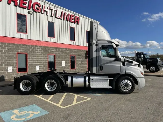2022 Freightliner Cascadia 116