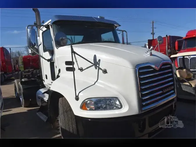 2017 MACK PINNACLE CXU613