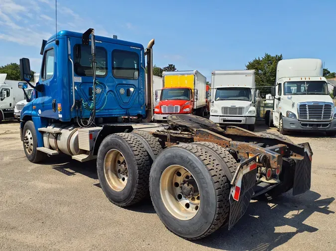 2018 FREIGHTLINER/MERCEDES CASCADIA 125