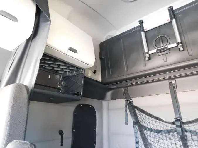 2020 Freightliner New Cascadia 126