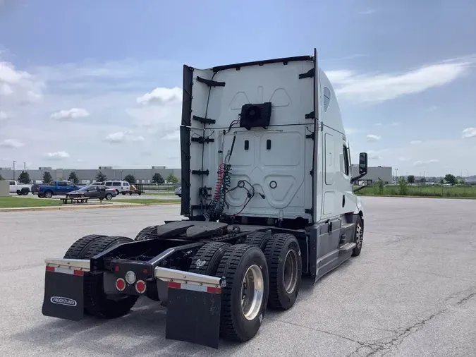 2023 Freightliner Cascadia 126