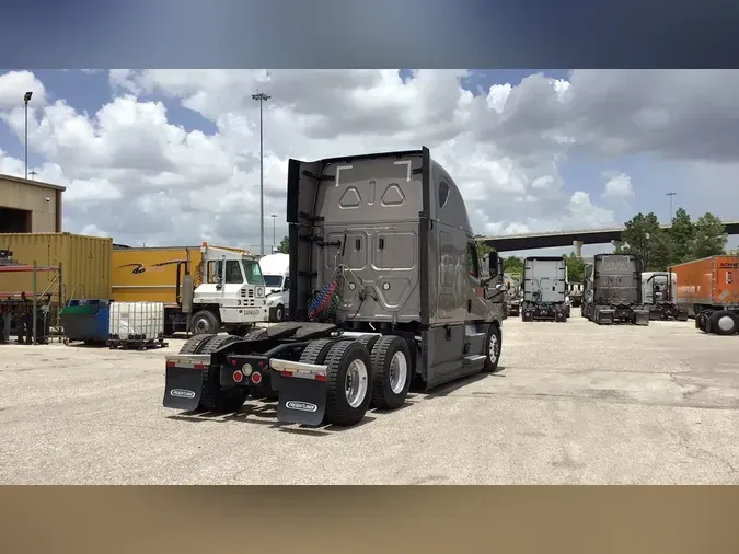 2023 Freightliner Cascadia