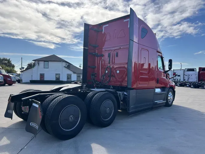 2021 Freightliner Cascadia