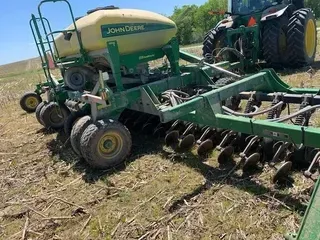 2004 John Deere 1690