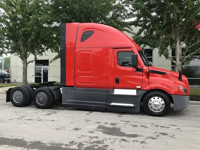 2021 FREIGHTLINER CA126