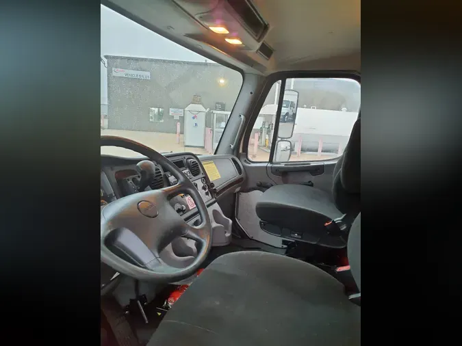 2019 FREIGHTLINER/MERCEDES M2 106