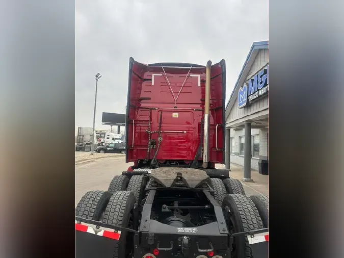 2020 VOLVO VNL64T760