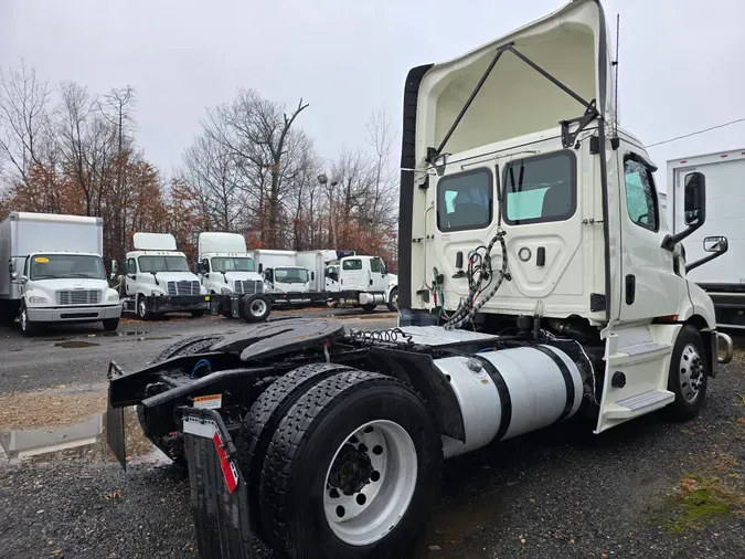 2019 FREIGHTLINER/MERCEDES NEW CASCADIA 116