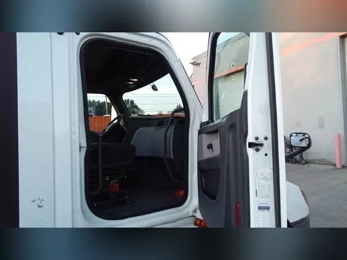 2020 Freightliner Cascadia 126