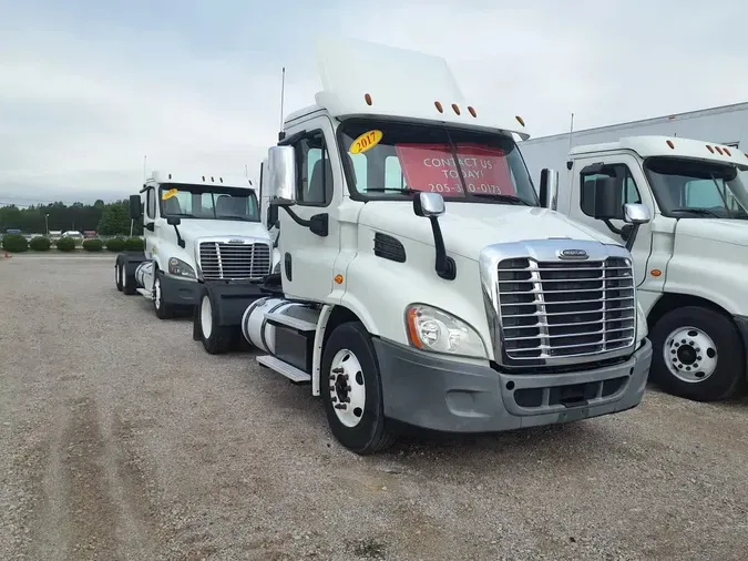 2017 FREIGHTLINER/MERCEDES CASCADIA 113