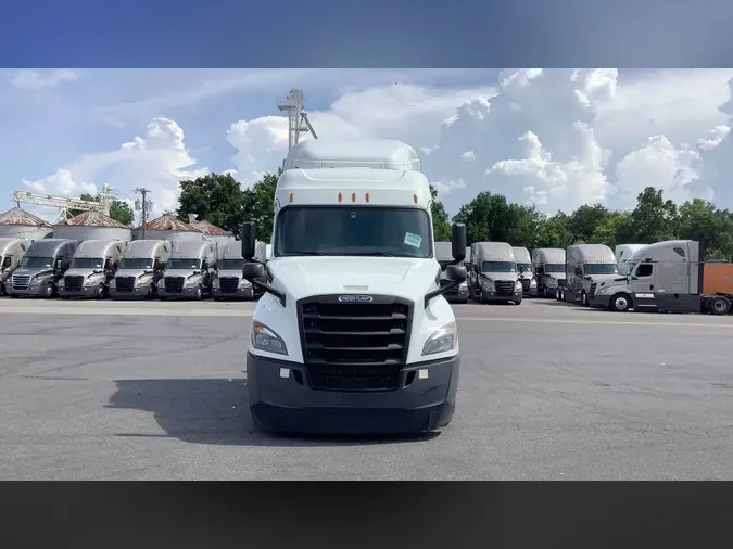 2020 Freightliner Cascadia 126