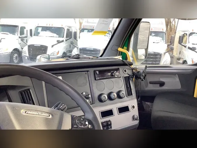 2020 Freightliner Cascadia 126a0d4d8fff0523fdffa3bad3a36d8240a