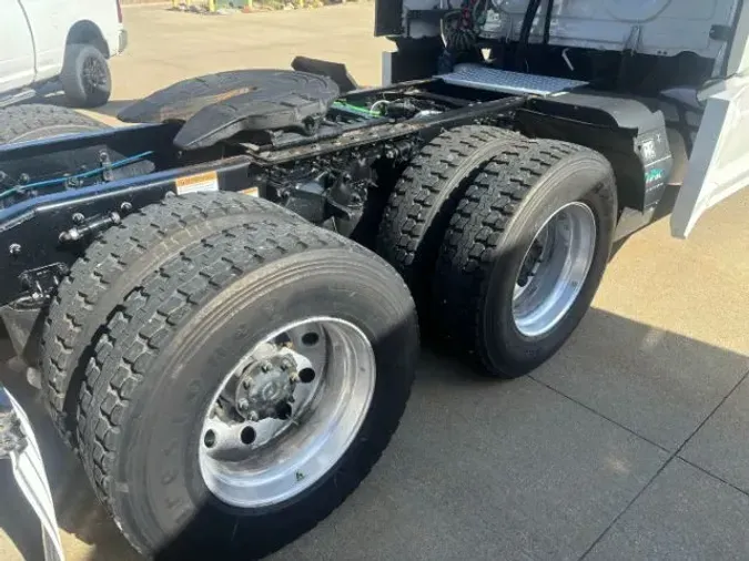 2020 Freightliner New Cascadia 126
