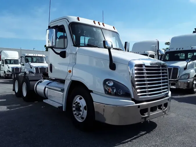 2020 FREIGHTLINER CASCADIA 125
